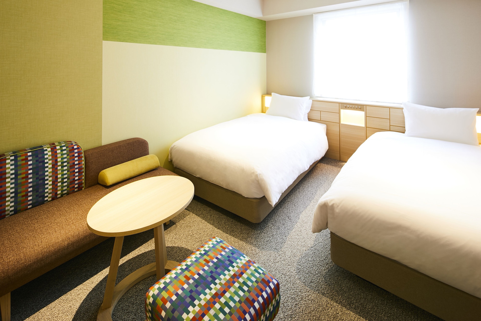 SUPERIOR, TWIN BEDS, SMOKING