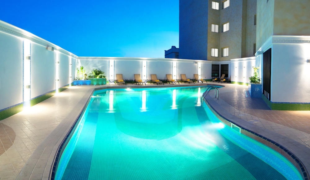 Grand Regal Hotel 3/60