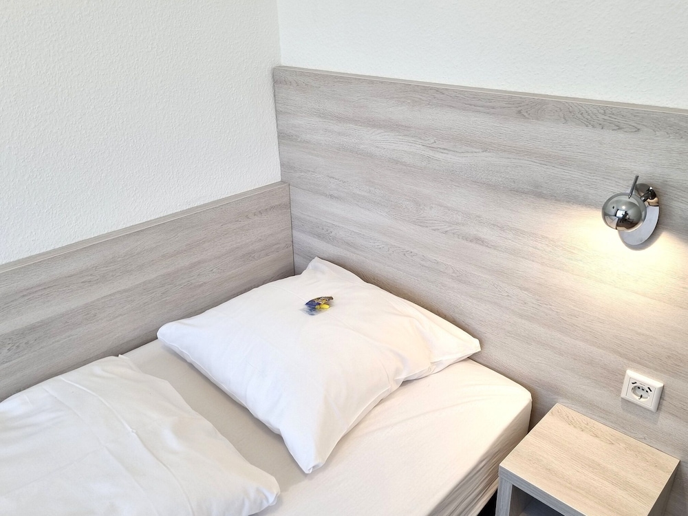 Adler Hotel Frankfurt 24/50