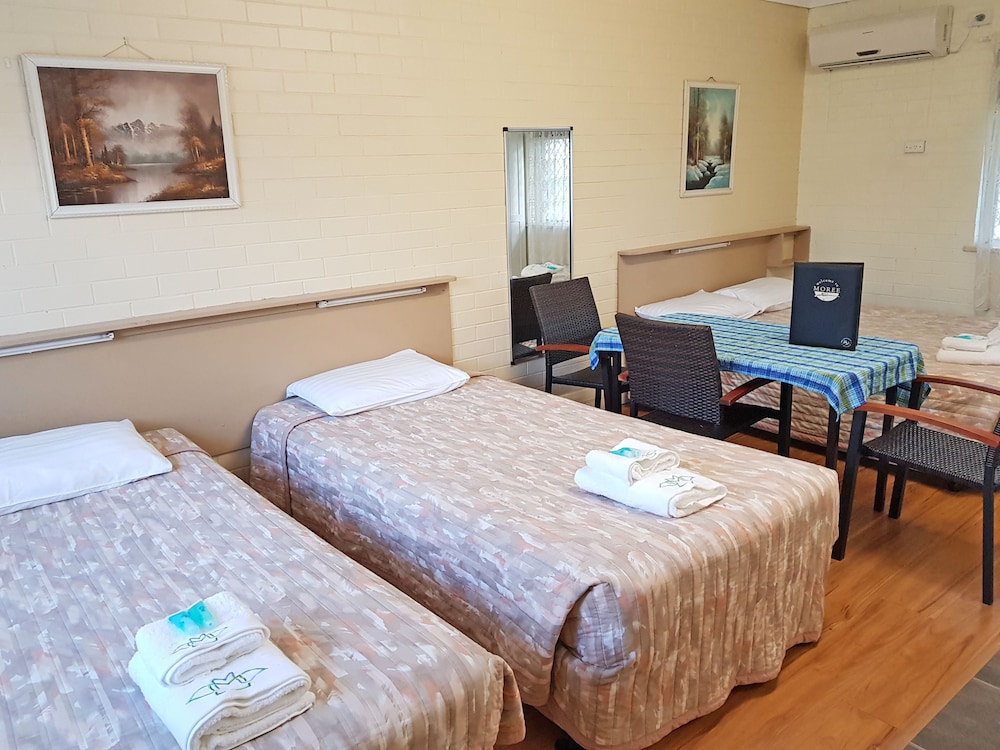 Maria Motel 13/60