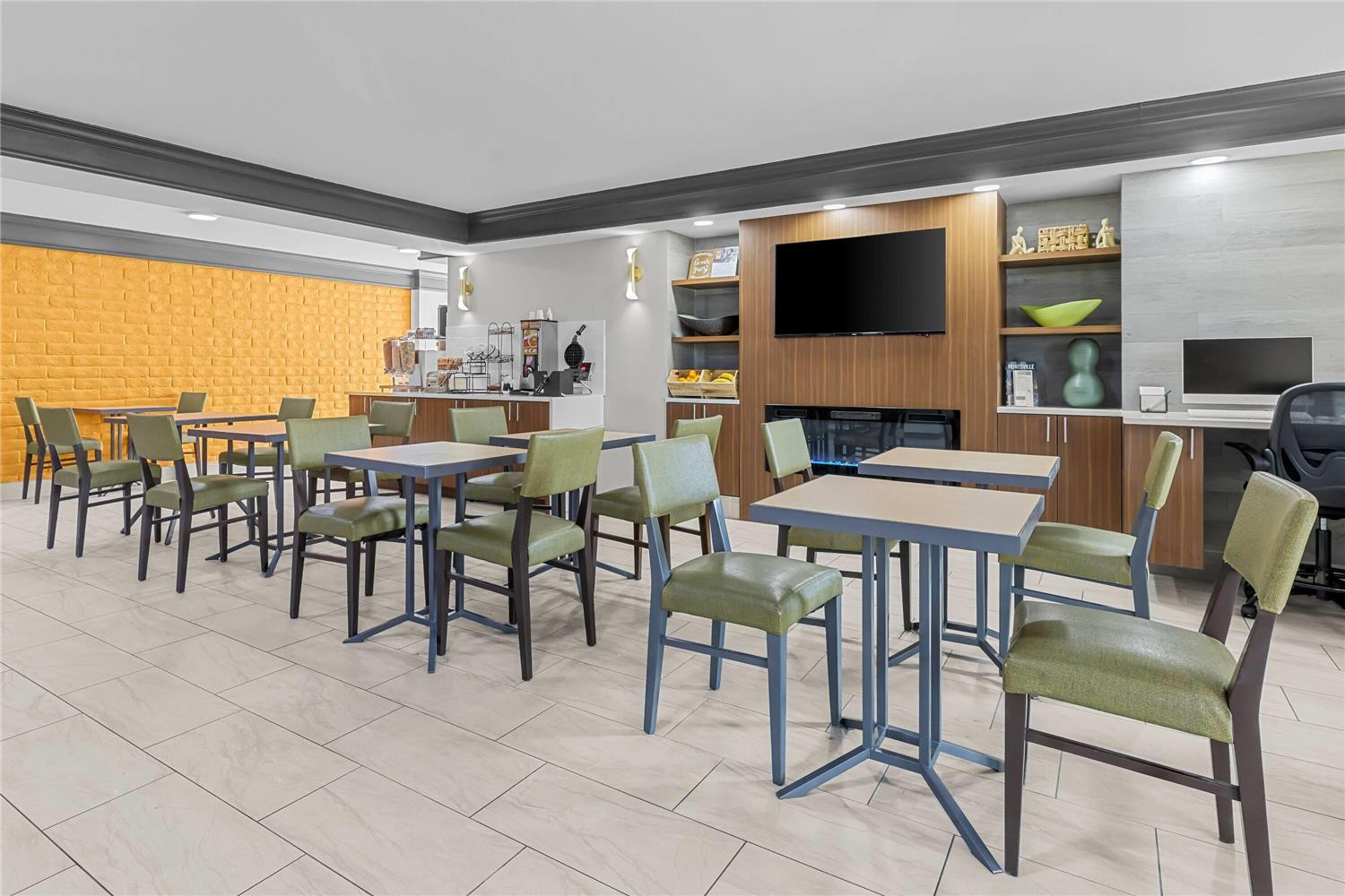 La Quinta Inn Huntsville Research Park 30/38