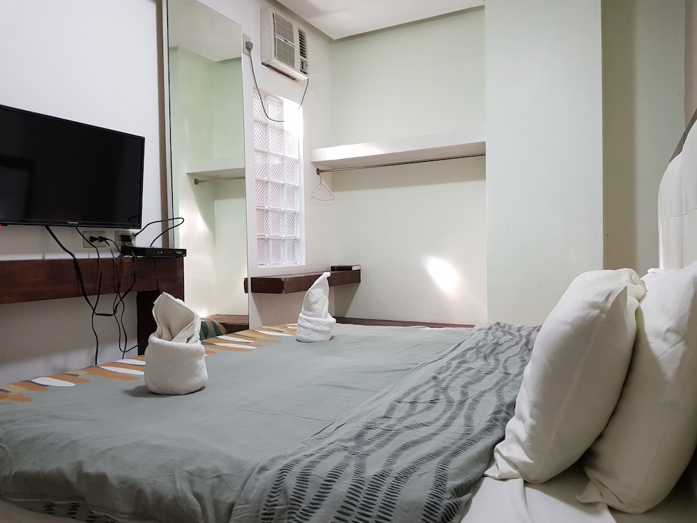 ROOM, DOUBLE BED
