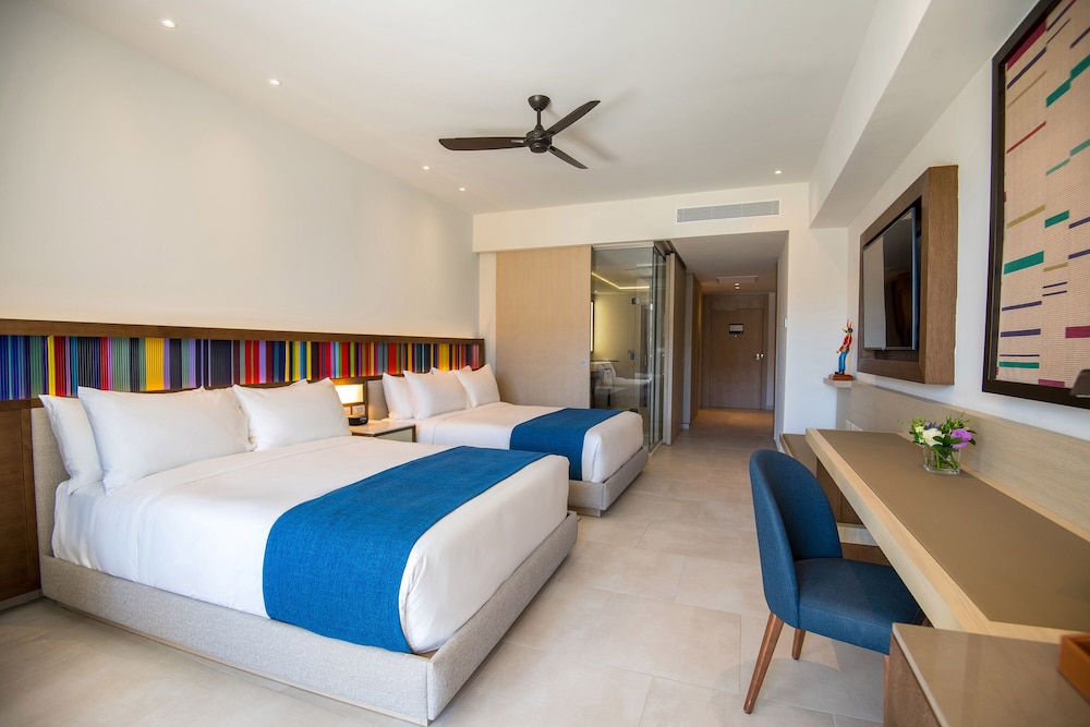 SWIM UP, JUNIOR SUITE, DOUBLE BED