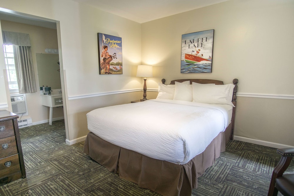 Room, Queen Bed, Exterior Entrance
