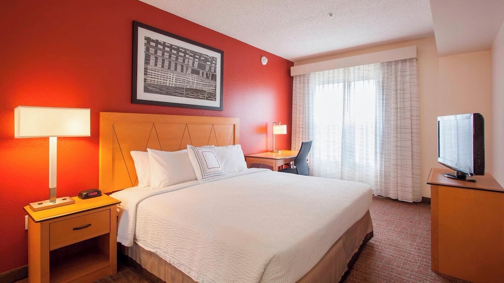 Sonesta ES Suites Goodyear 16/58