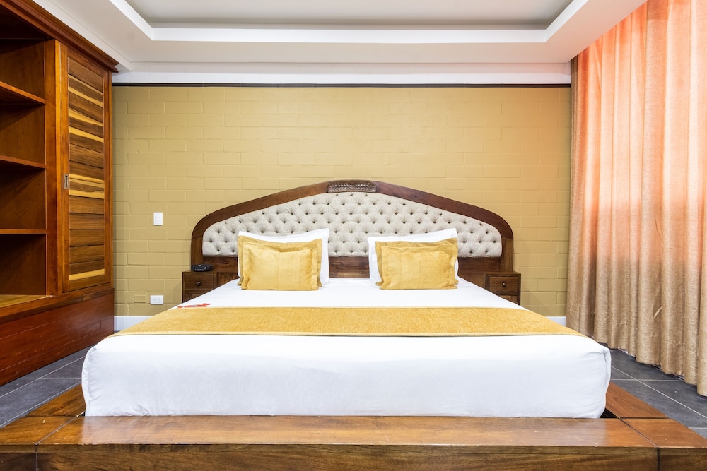 Classic, King Bed, Hotel Du Parc 8/10