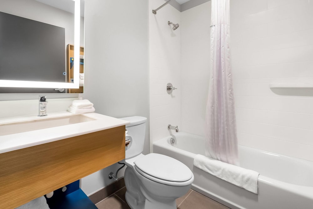 Microtel Inn and Suites by Wyndham Prattville Montgomery 50/50