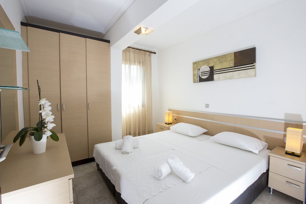Elani Bay Resort 8/50