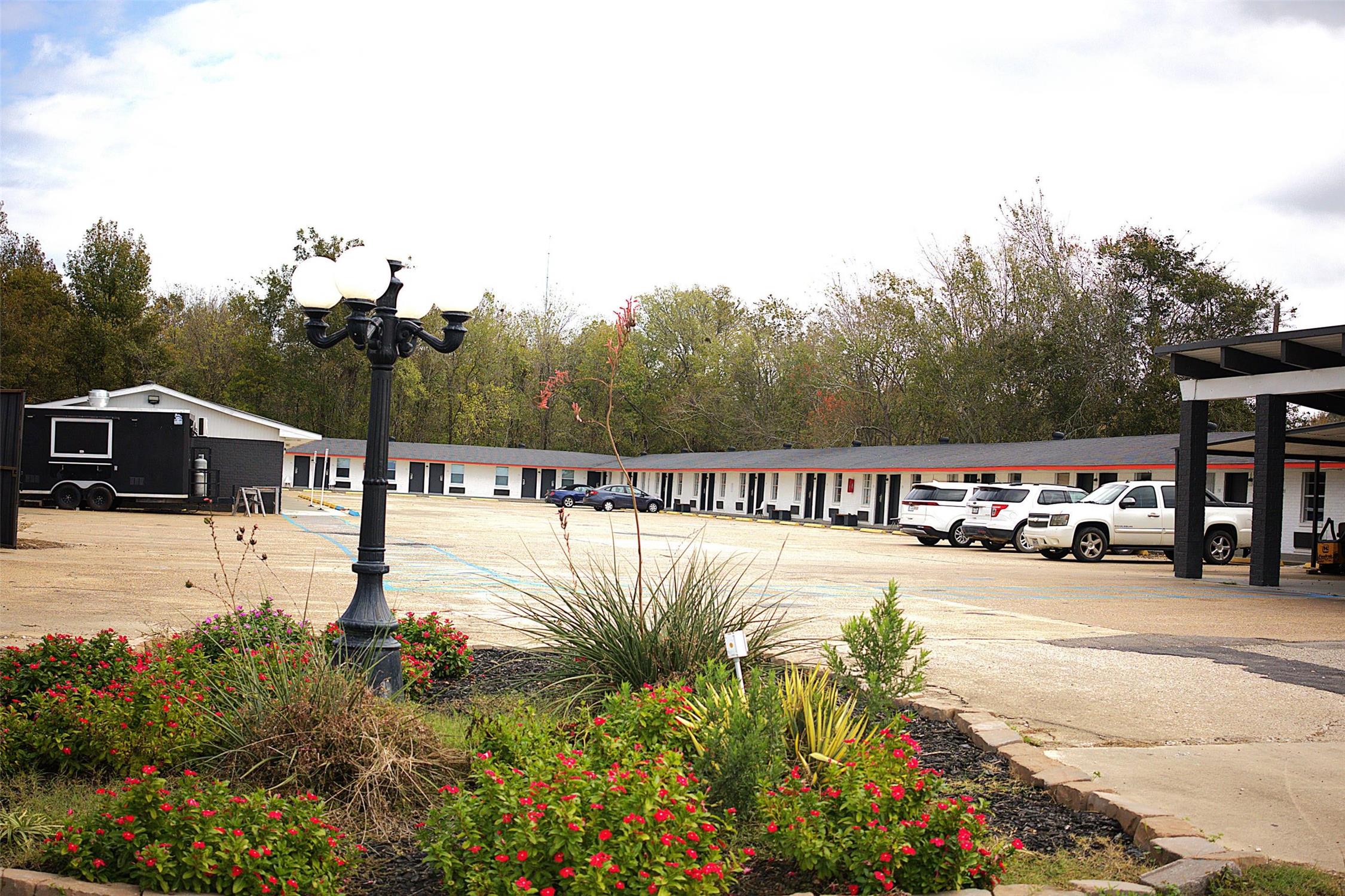 Rodeway Inn Livingston, TX 15/16