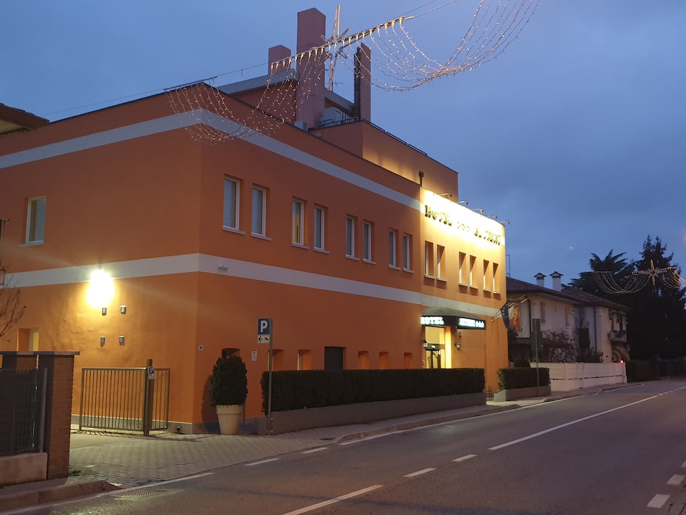 Hotel Altieri 50/55
