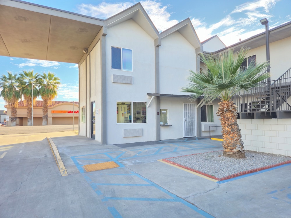 Motel6 Blythe, CA - South 62/71