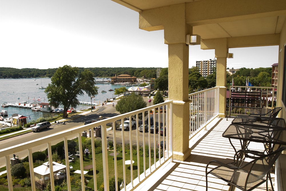 Bella Vista Suites 10/59