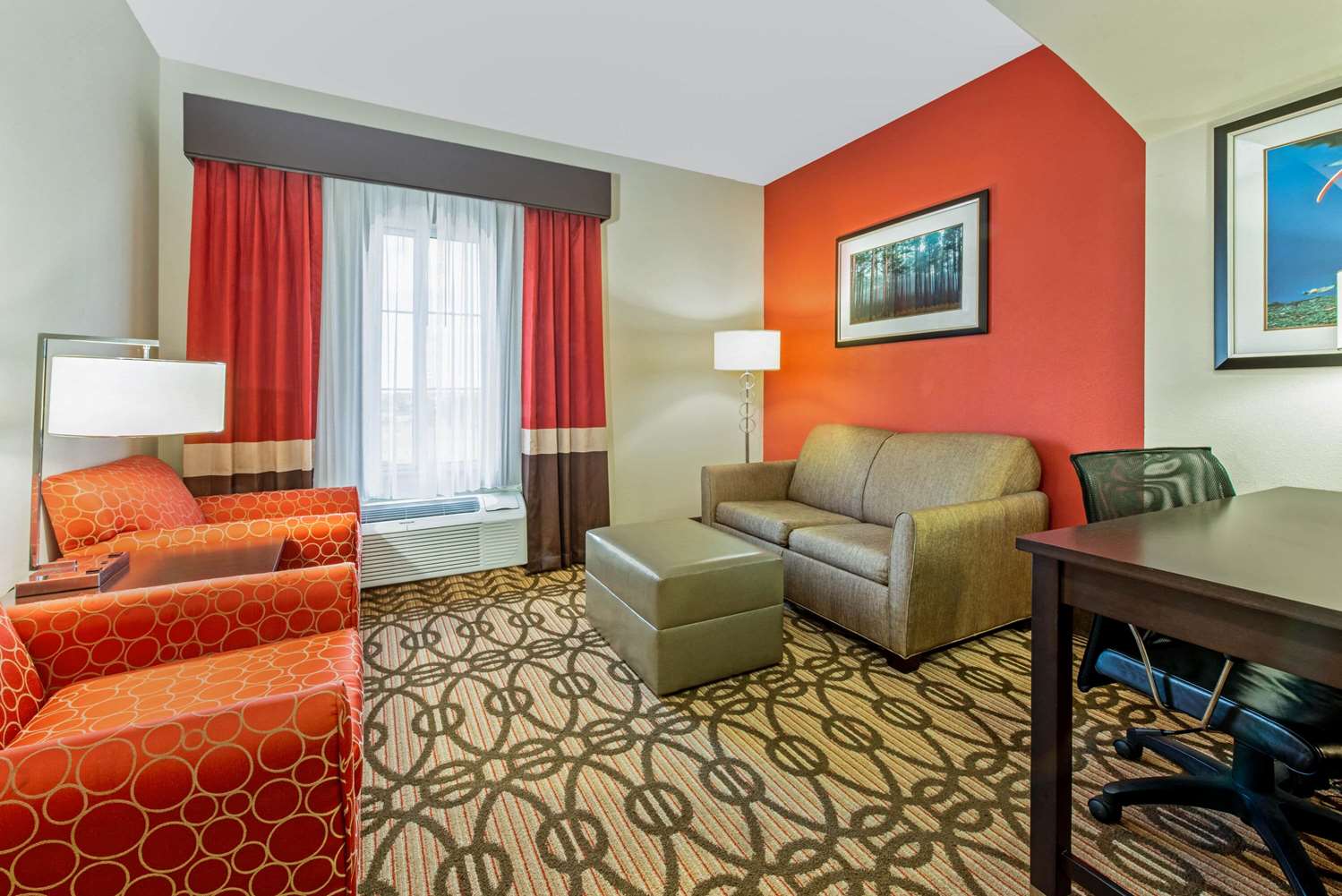 La Quinta Inn & Suites by Wyndham Leesville Ft. Polk 32/50