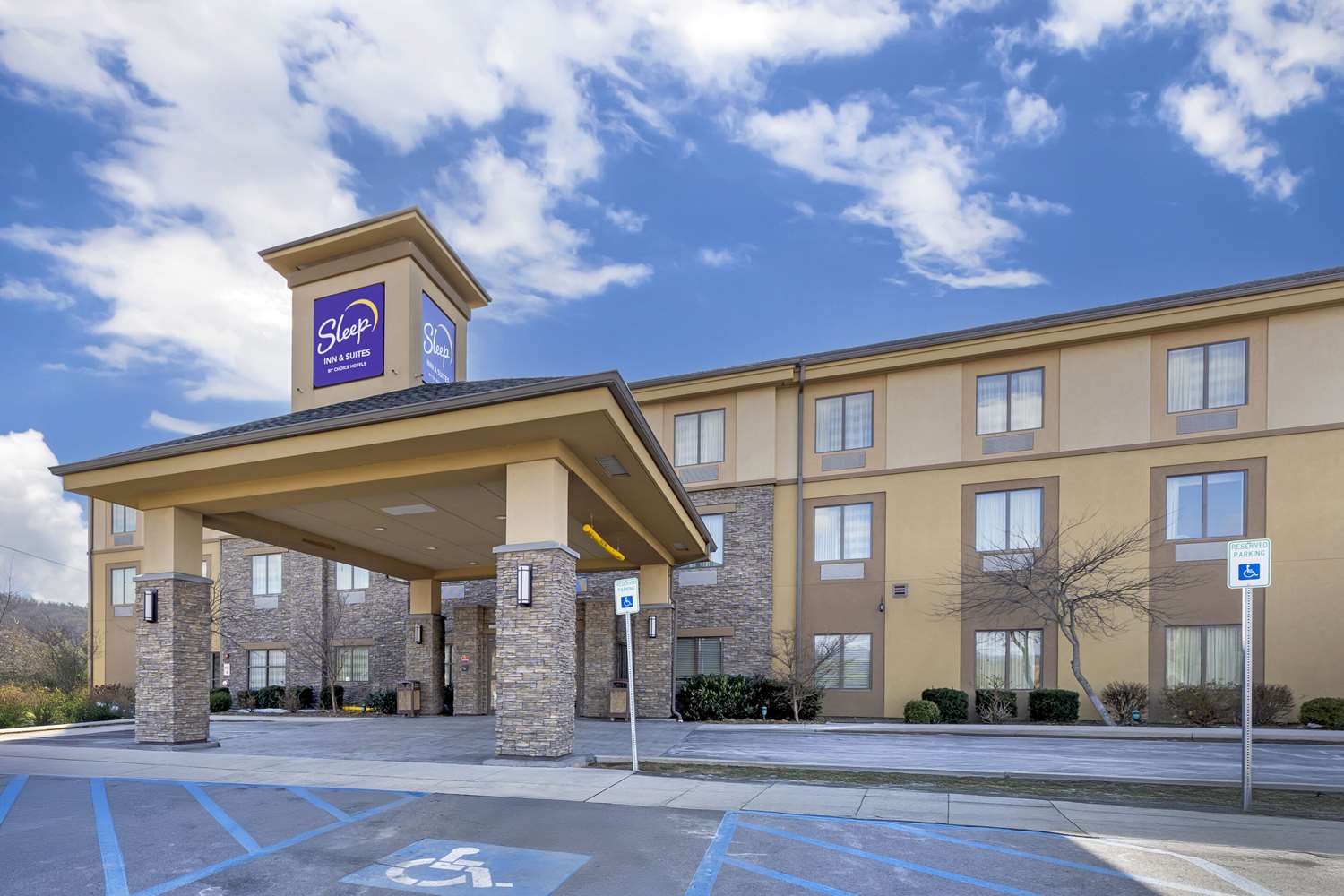 Sleep Inn & Suites Cumberland 10/53