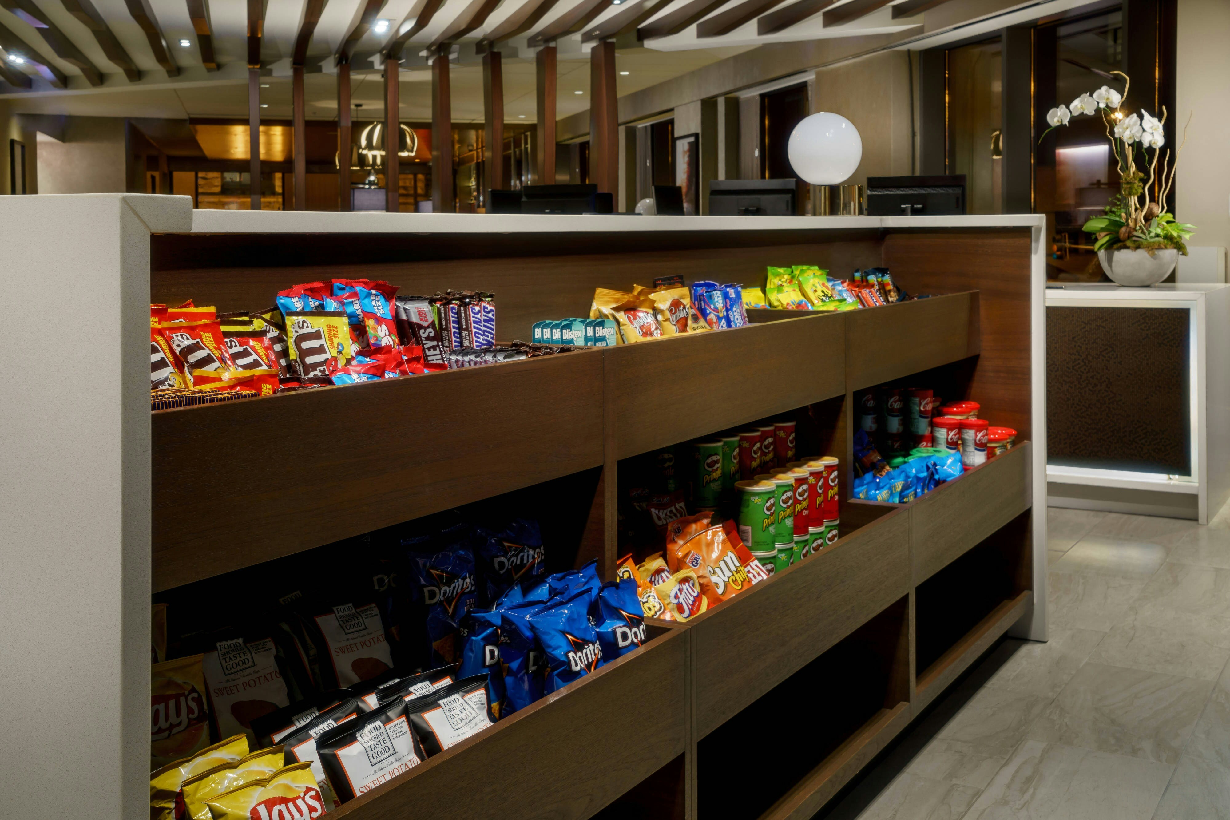 Lobby at SPRINGHILL SUITES CHICAGO DOWNTOWN RIVER NORTH, CHICAGO - IL