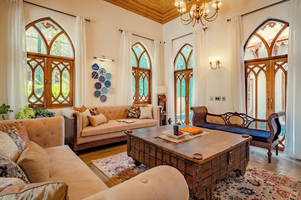 ELIVAAS 4 BHK with Pvt Pool and Media Room Samukha 43/55