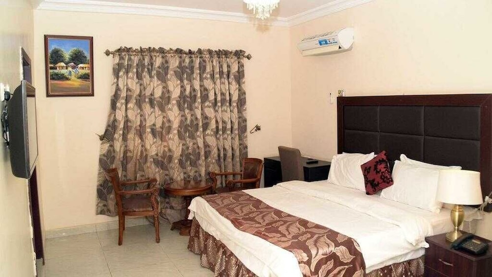 1 BEDROOM, APARTMENT
