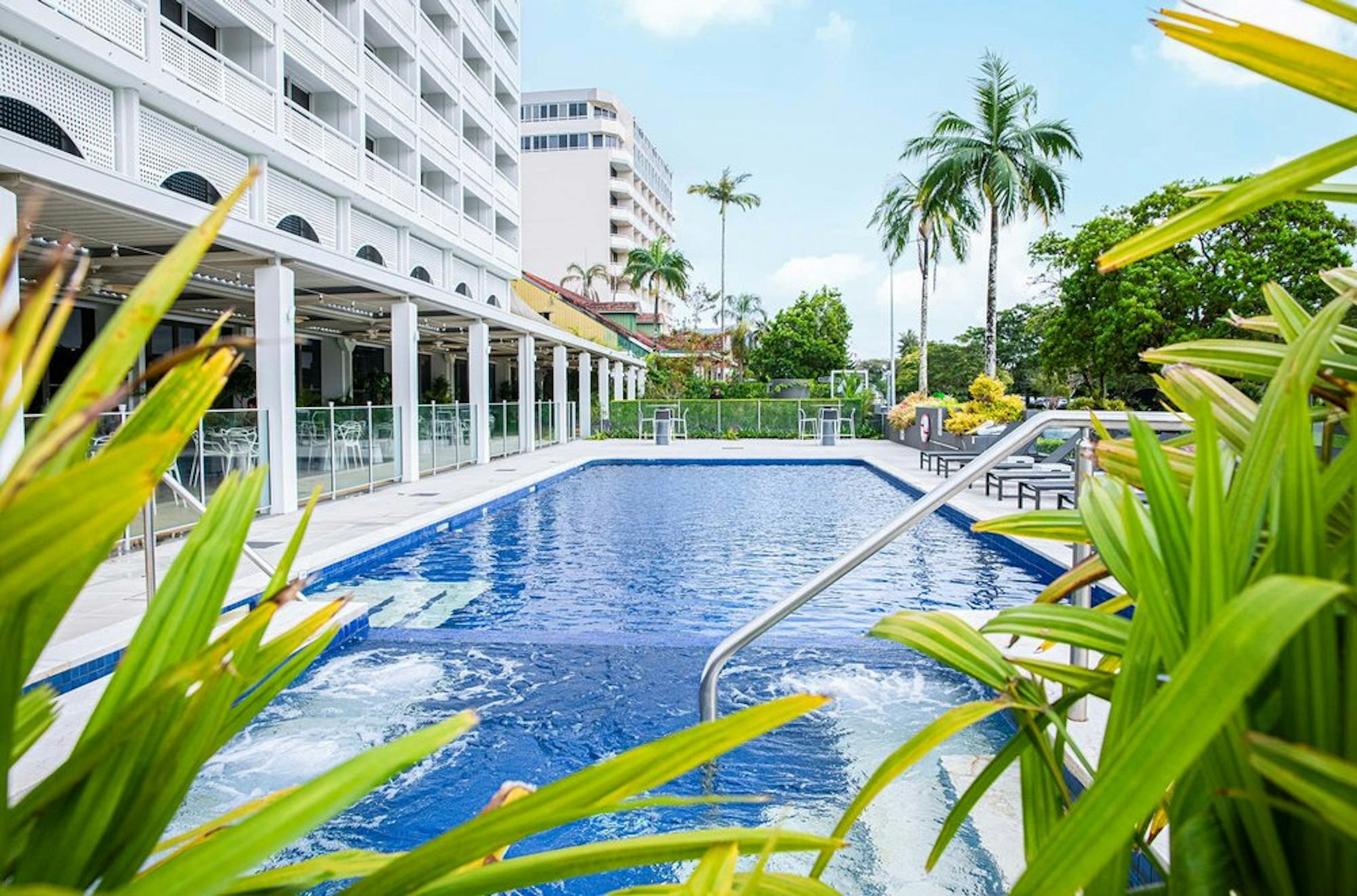 Cairns Harbourside Hotel 2/60