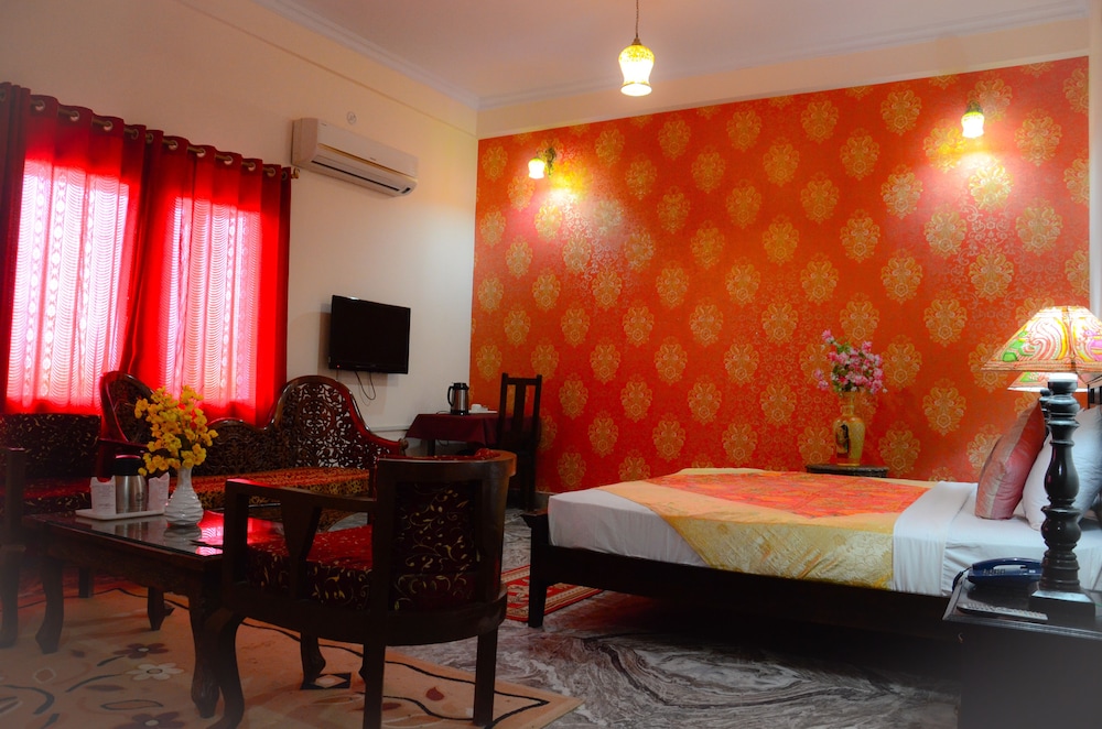 Hotel Satyam Palace 30/56