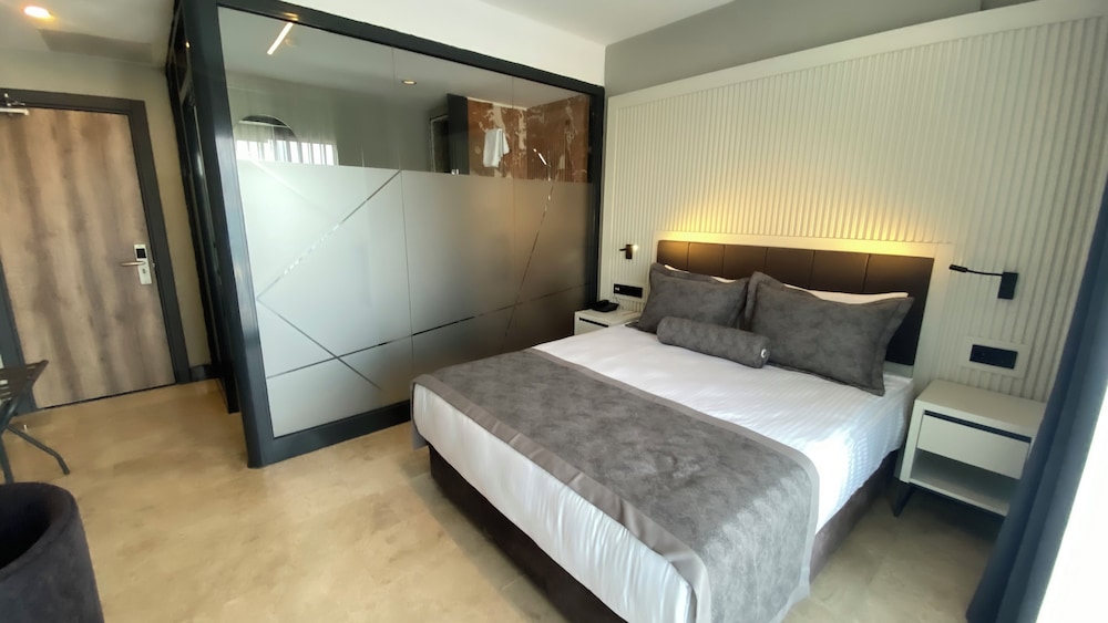 Roseira Mar Inn Luxury 15/55