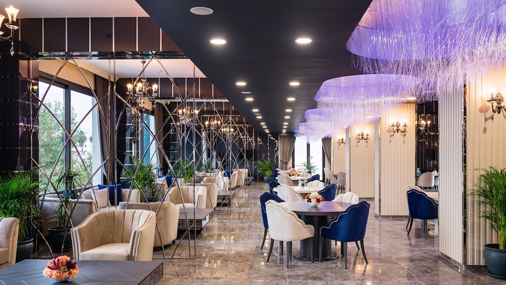 Royal Palace Hotel 45/50