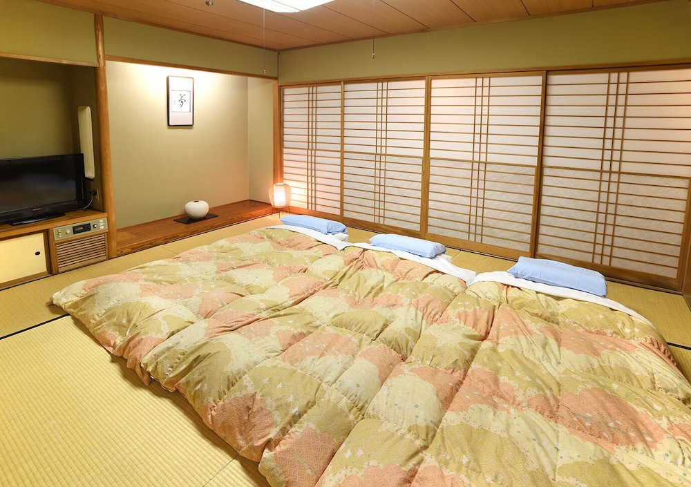 Bandai Silver Hotel 33/58