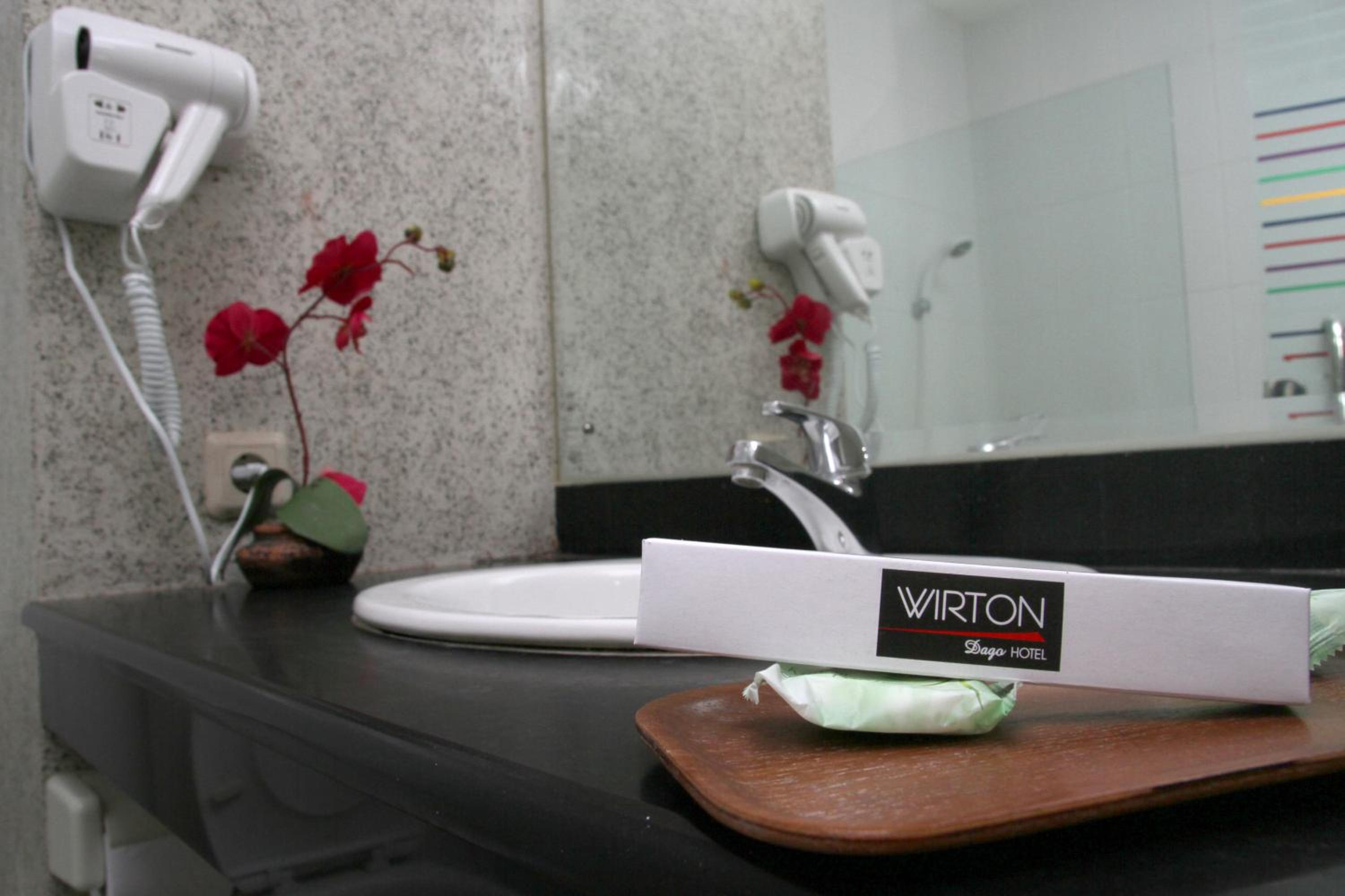 Wirton Dago Hotel 48/49