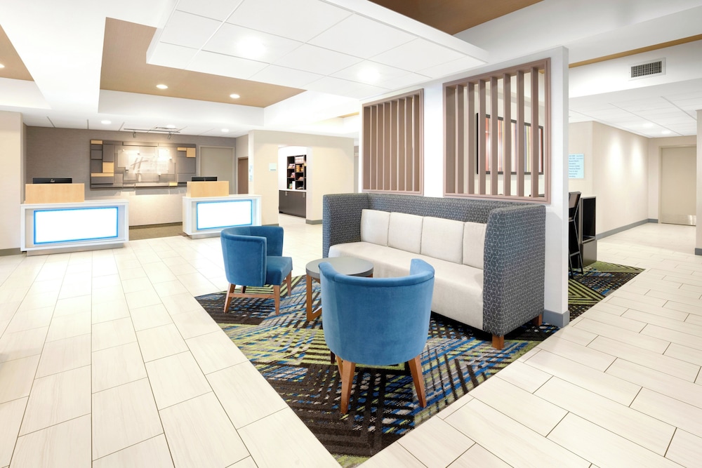 Holiday Inn Express Hotel Suites A Marysville 46/71