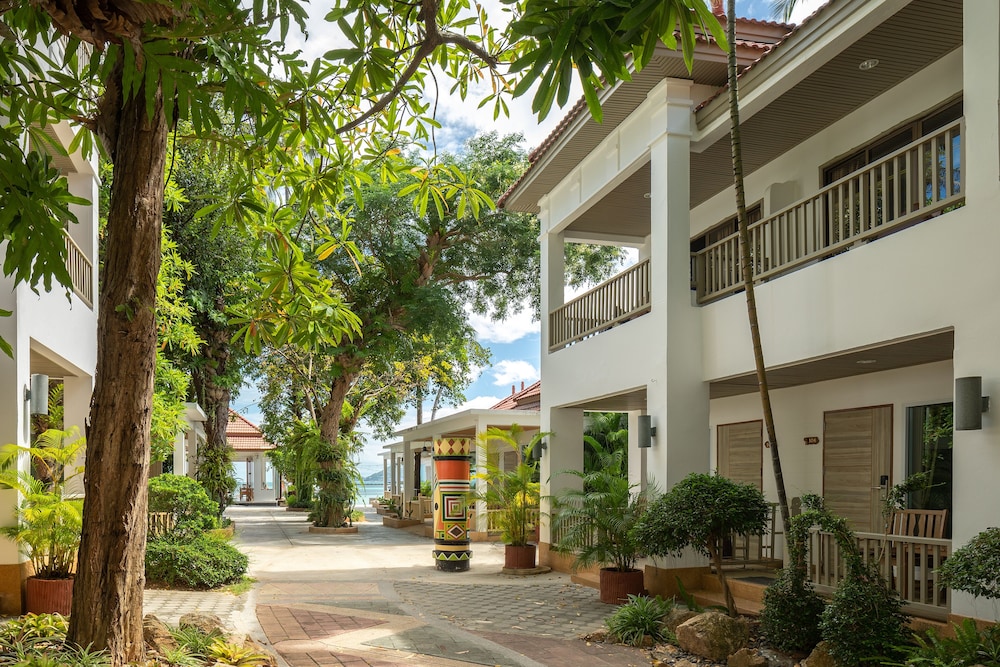 Chaba Cabana Beach Resort in KOH SAMUI
