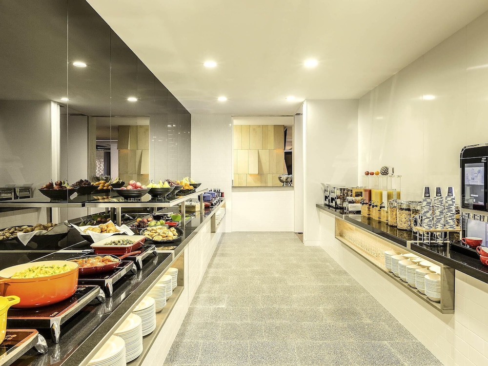 IBIS ADELAIDE 30/71
