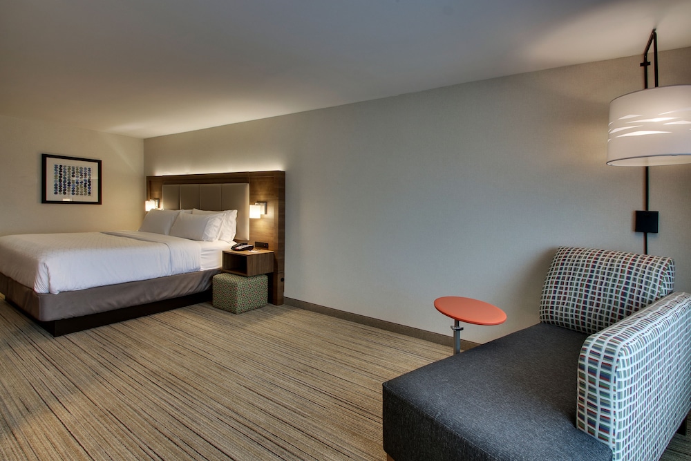 Holiday Inn Express and Suites Mt Sterling North 17/72