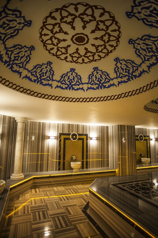 LIV SUIT HOTEL 29/58