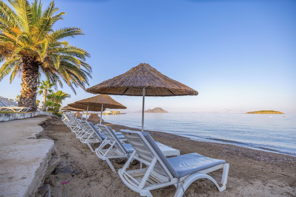 Ladonia Hotels Luna Beach Resort 56/61