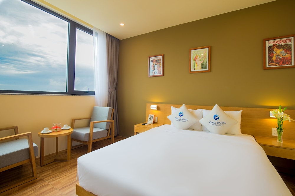 STANDARD, DOUBLE OR TWIN BED, SEA VIEW