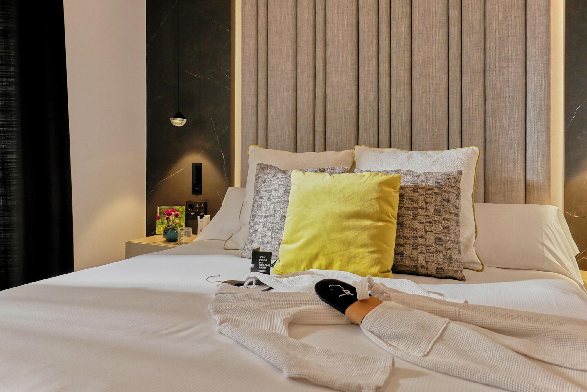 Aduana, Double Bed
