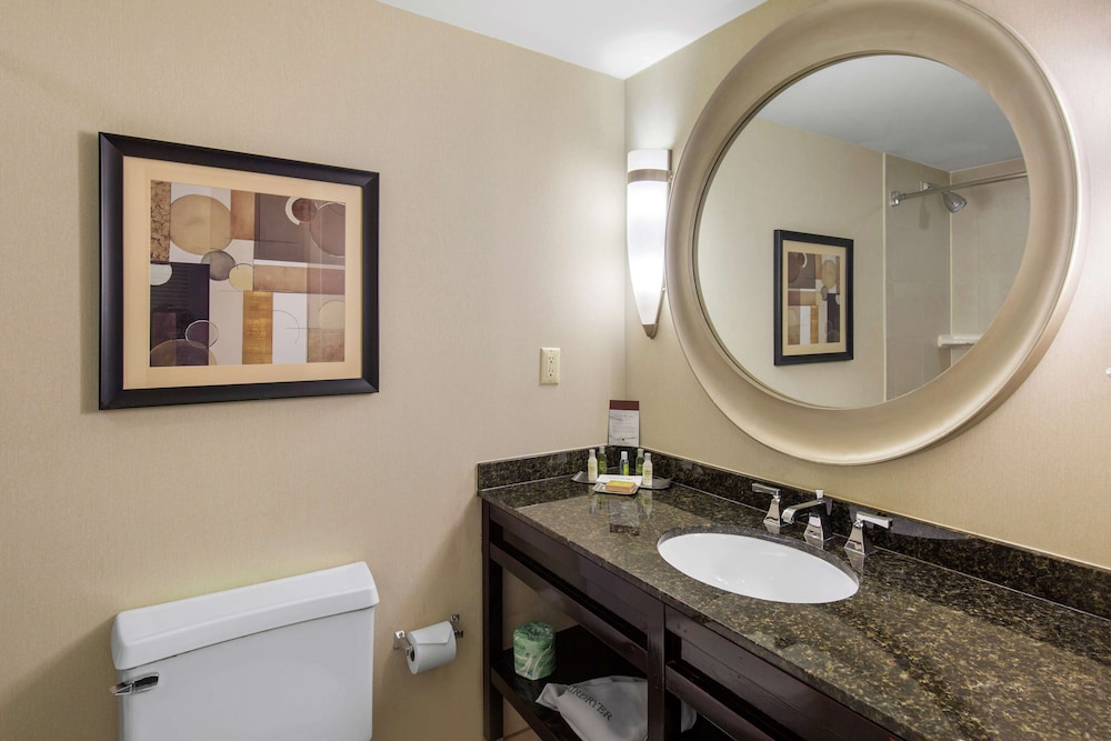 Doubletree Hotel Downtown Wilmington Legal 25/60