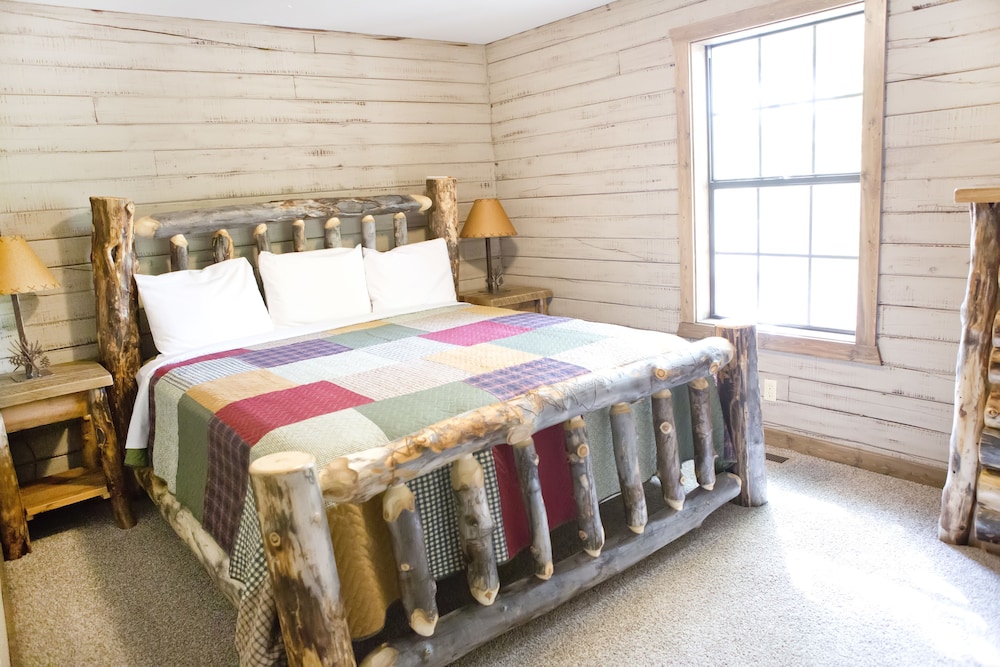 Indian Point Lodge Amp Condominiums 31/73