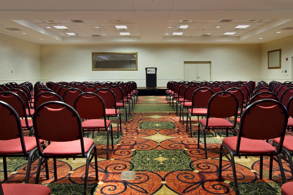 Hilton Garden Inn St. Charles 41/48
