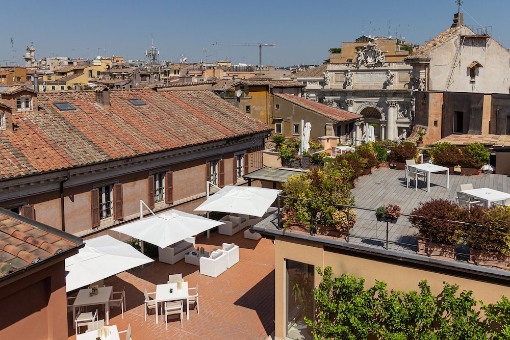 Harry's Bar Trevi Hotel & Restaurant 69/75