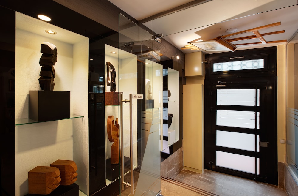 Gallery Residence And Boutique Hotel 43/72