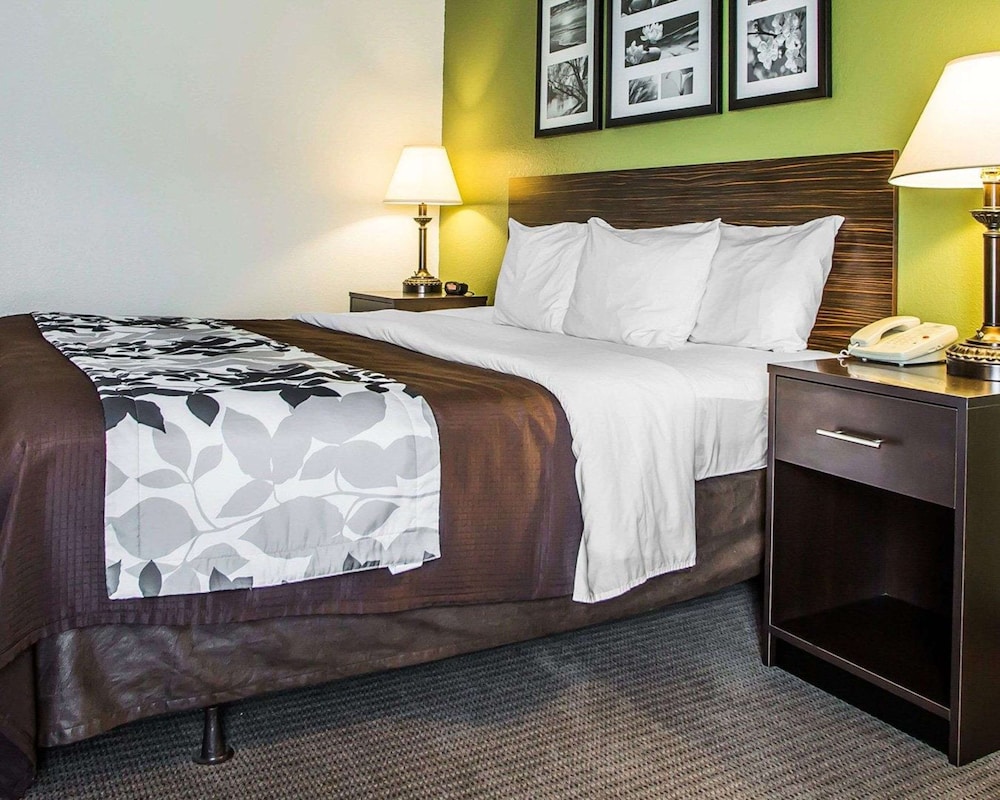 Sleep Inn & Suites Wisconsin Rapids, WI 11/35