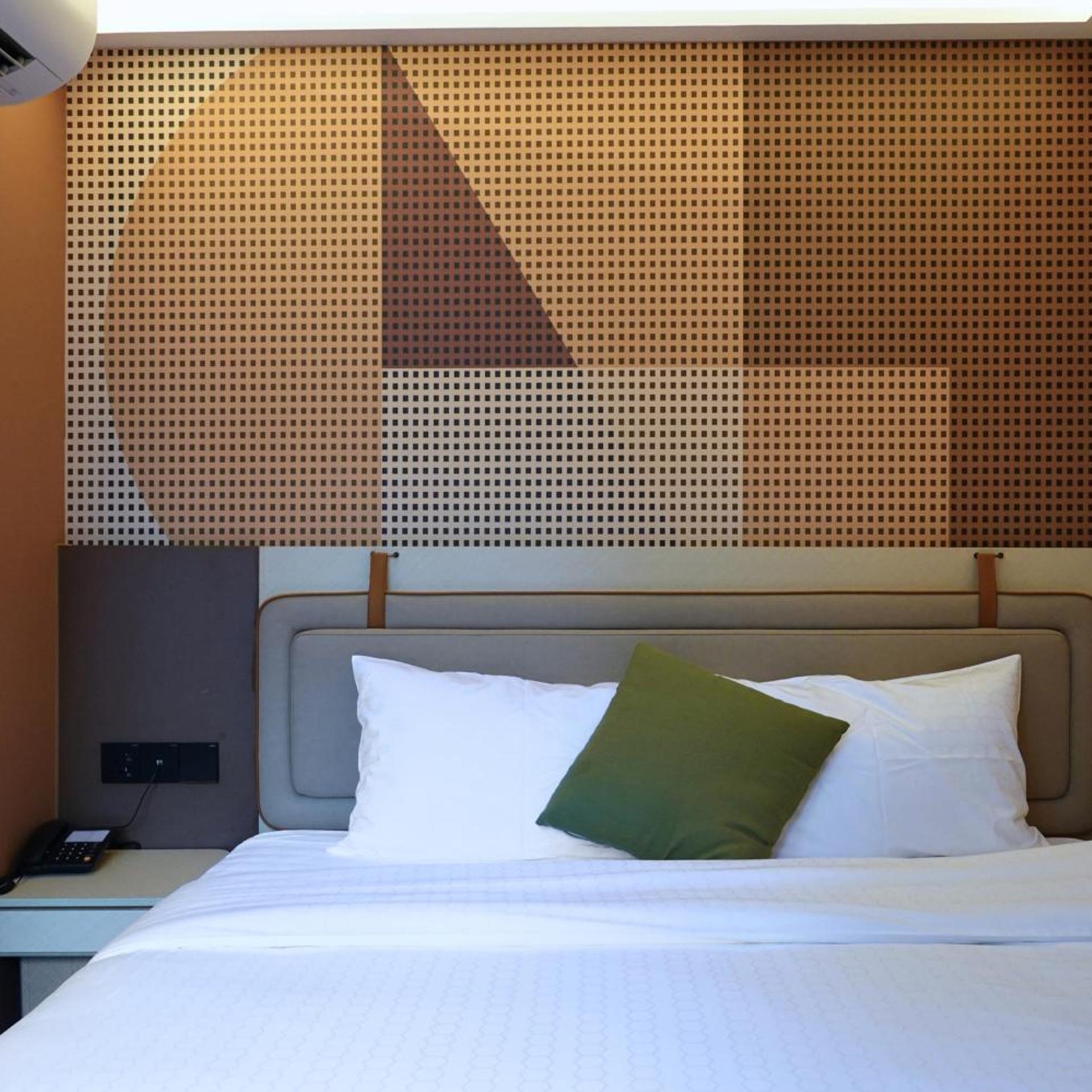Hotel 165 11/45