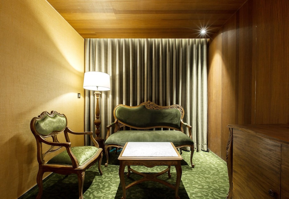 Inhouse Hotel Grand 44/65