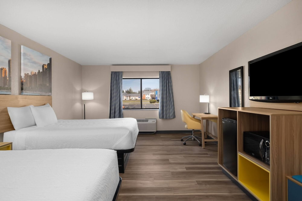 Deluxe, 2 Queen Beds
