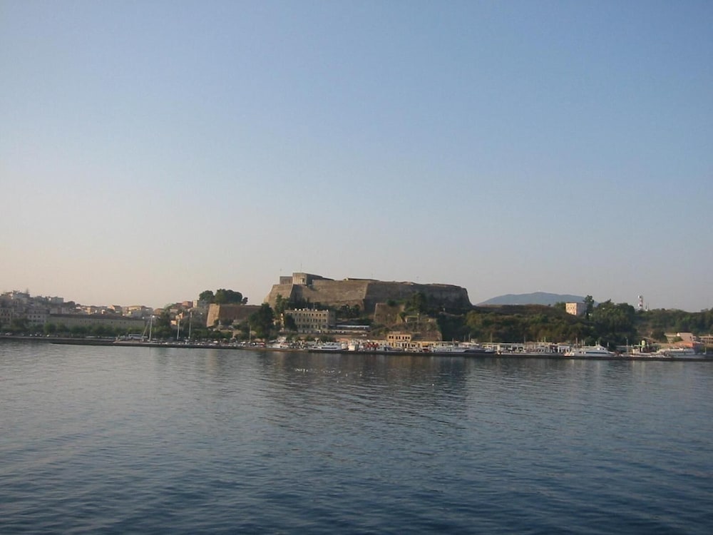 Aegli Hotel 55/64