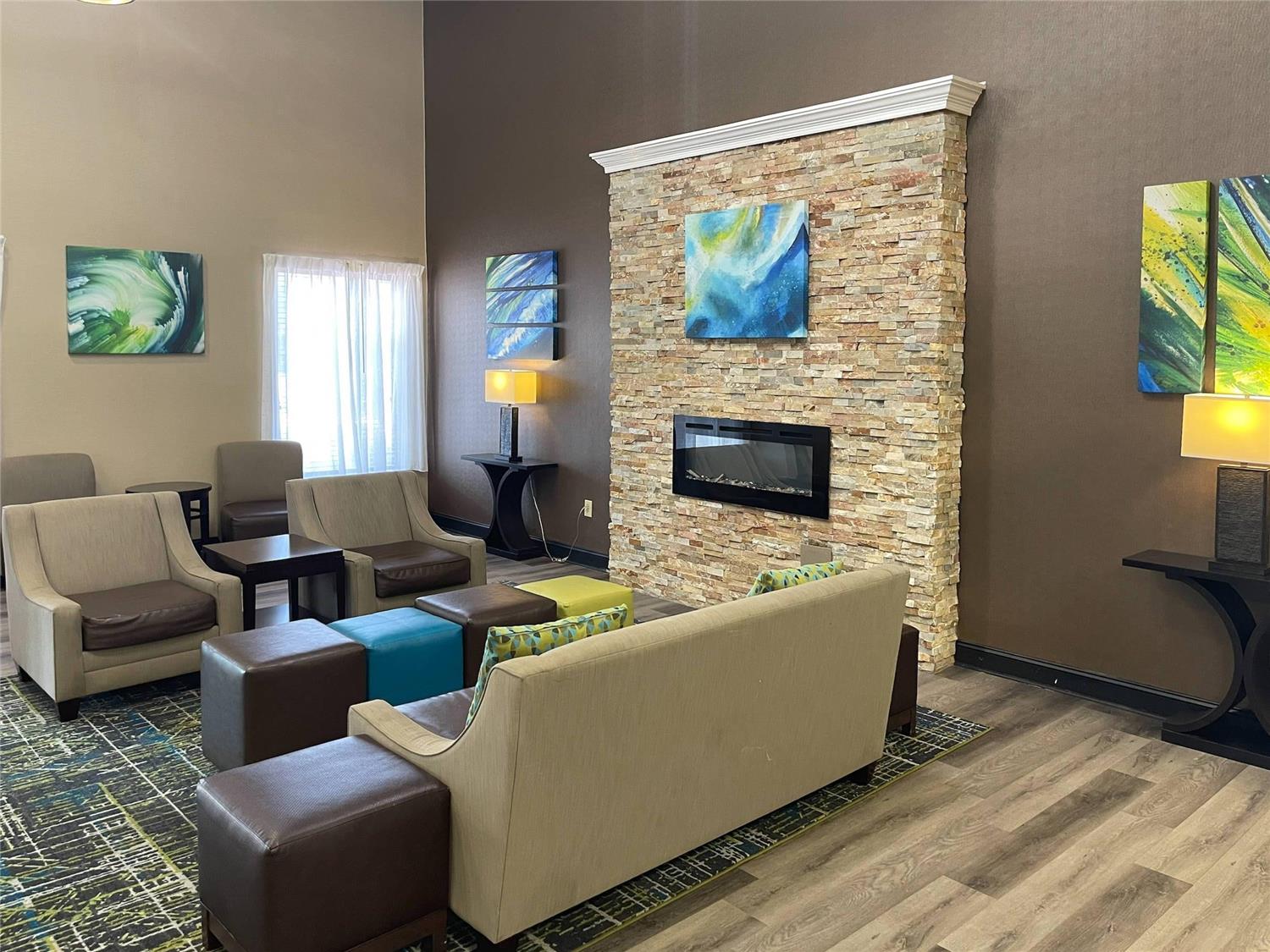 Quality Inn & Suites Lexington South 24/36