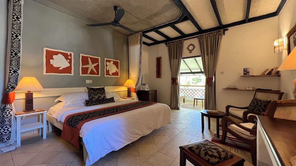 Pinewood Beach Resort and Spa 9/50