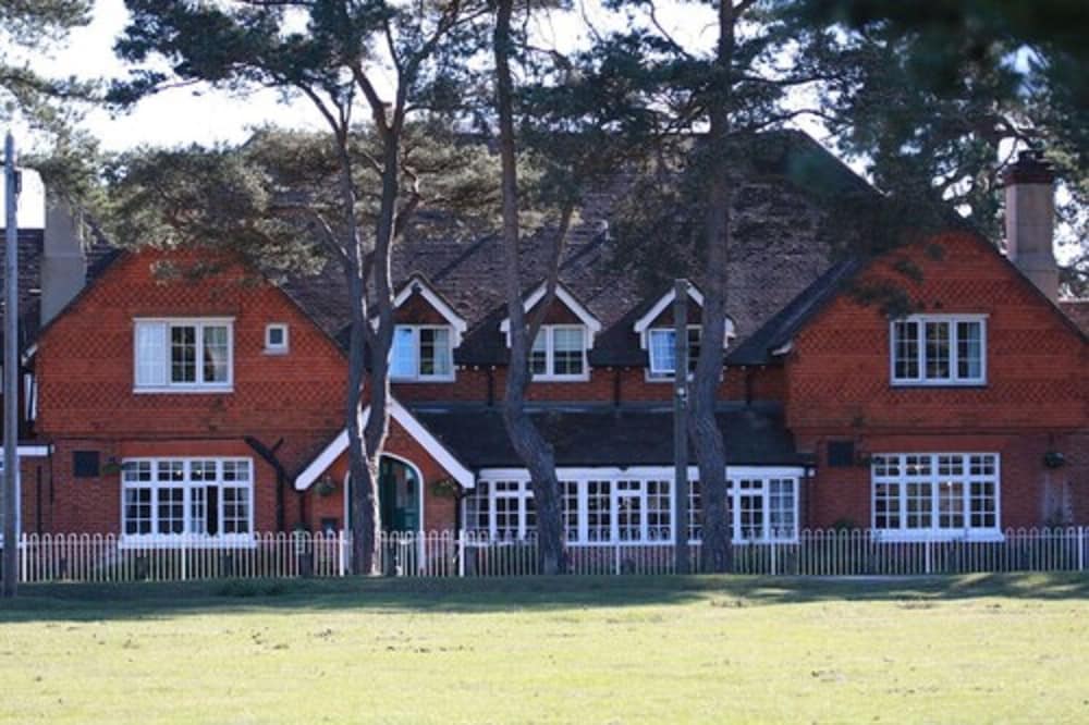 Beaulieu Hotel 42/50