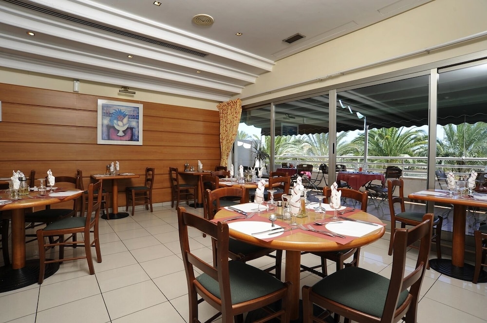 Travelodge Alicante Puerto 60/82