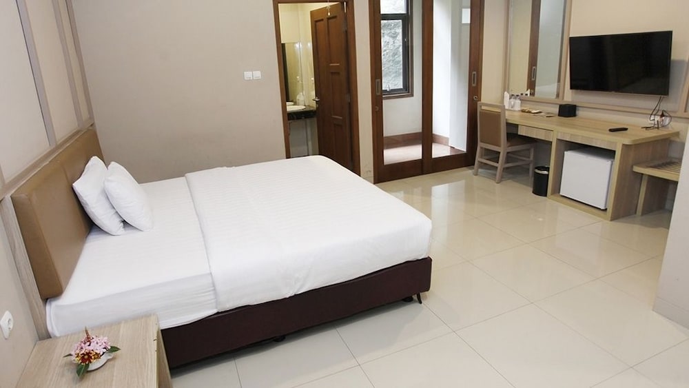 Hotel Cianjur Cipanas (Ex Ayola Hoci Cipanas) 8/17